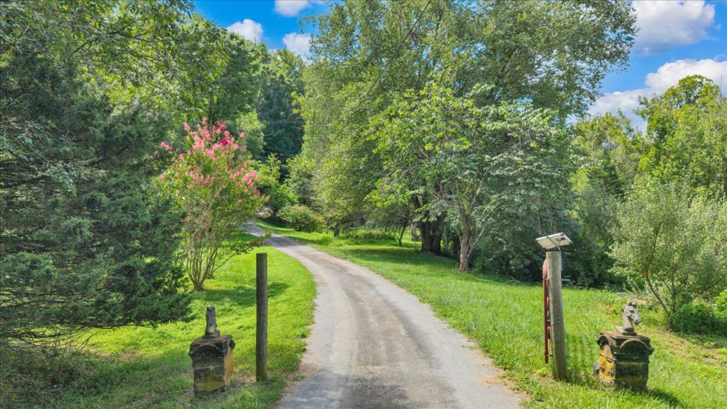 Private Setting Horse Farm - photo 27