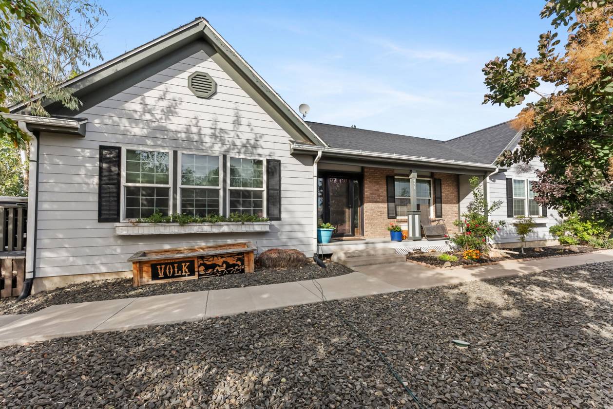 Horse Property for sale.