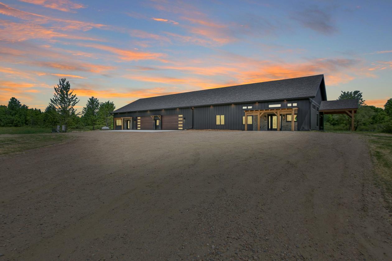 Luxury Property With Horse Potential - photo 2