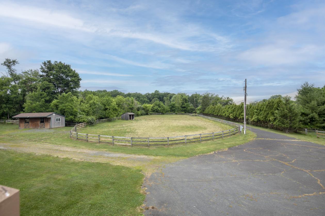 Thoughtfully Designed Horse Farm & Home - photo 7