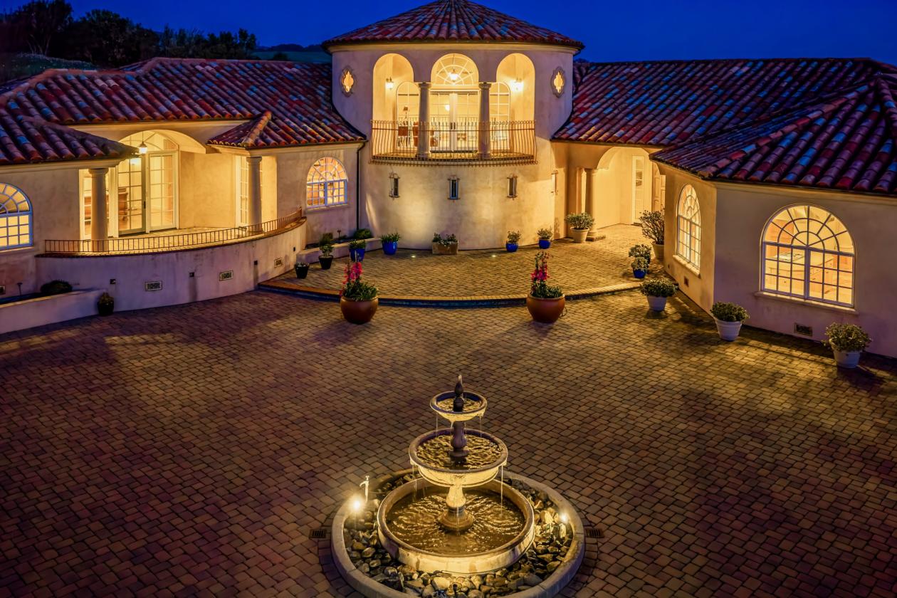 Where World-Class Pinot Meets Premier Equestrian - photo 2