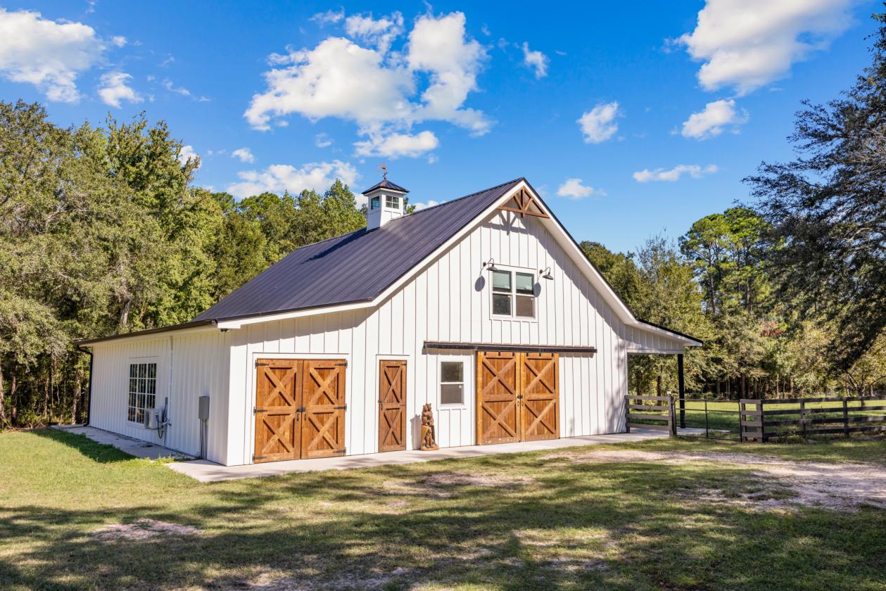 Modern Farmhouse with 3 Stall Barn on 20 Acres - photo 6