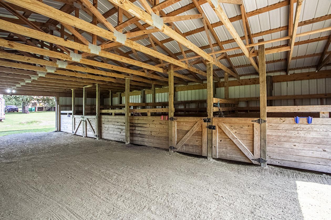 Turnkey Horse Farm on 5 acres with barn - photo 17