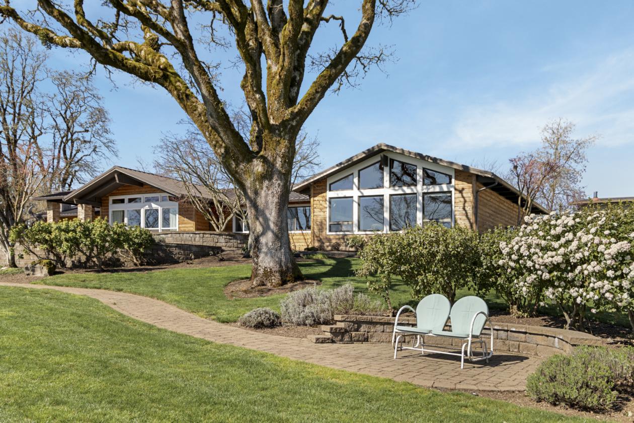 Turn-Key Equestrian Property with Trainer Quarters - photo 4
