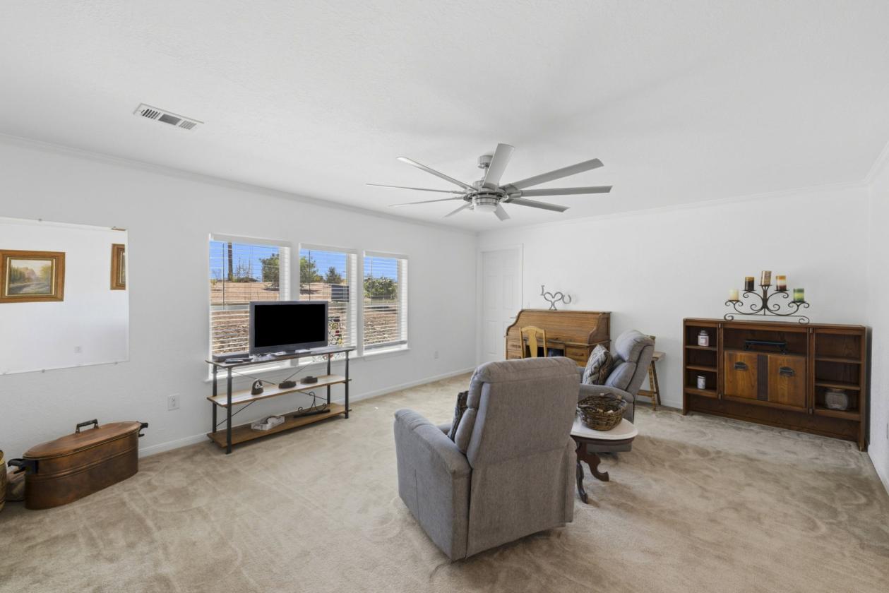 Immaculately Maintained Homestead - photo 11