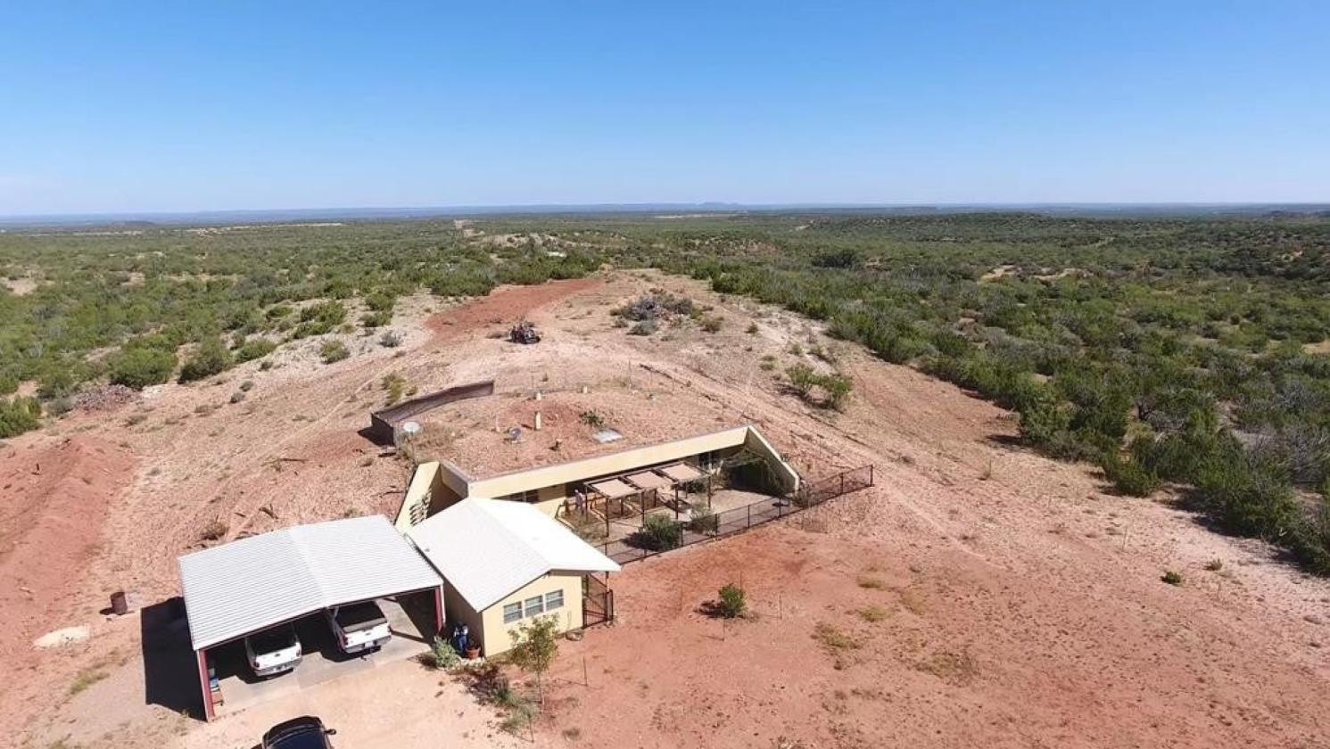 29 Fenced Acres with Home, Guest House & Shop - photo 6