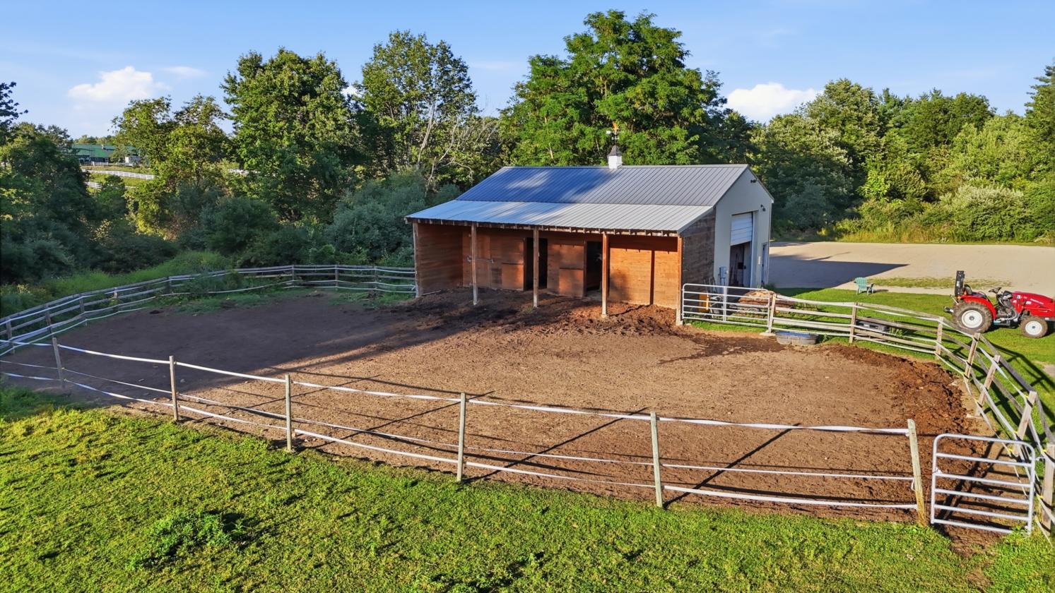 6 Acres, 3 Pastures & A Home That Has It All - photo 4