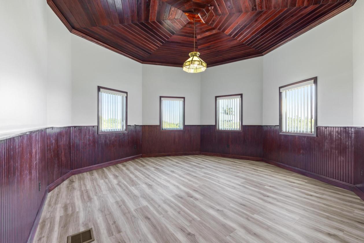 Luxury Home | 2-Stall Barn | Round Pen | Paddocks - photo 27