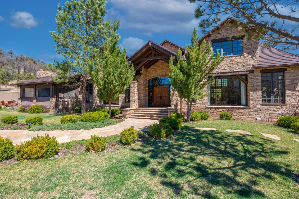 Luxurious 45-Acre Equestrian Estate - photo 2