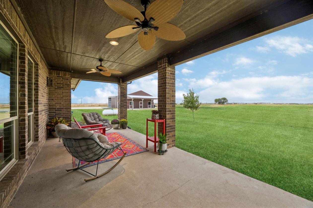 CUSTOM COUNTRY RETREAT ON 25 ACRES - photo 21