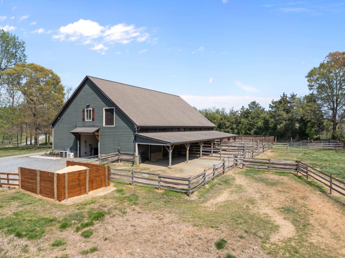 OPEN HOUSE Sat 08/01 from 11 to 4 Equestrian Ctr - photo 4