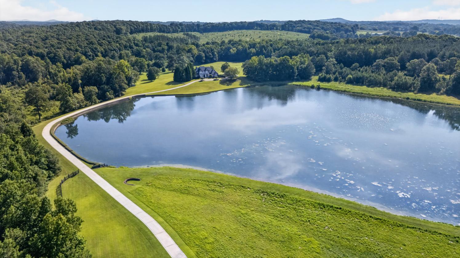 Private 170 Acre Estate With 27 Acre Lake - photo 7