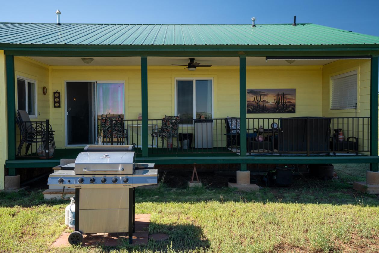 36 Acre Horse Ranch in the Wt. Mtns. of ARIZONA - photo 8