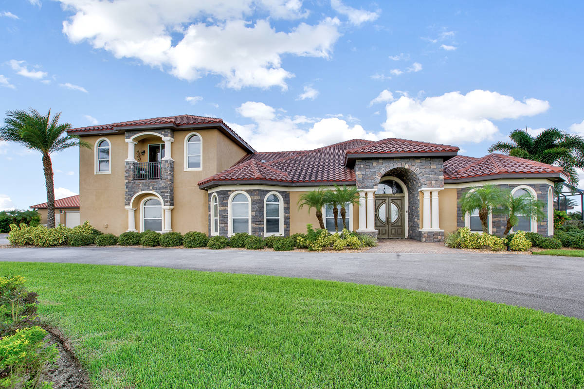 "Mansion on the hill" of Highlands County Sebring, Highlands County