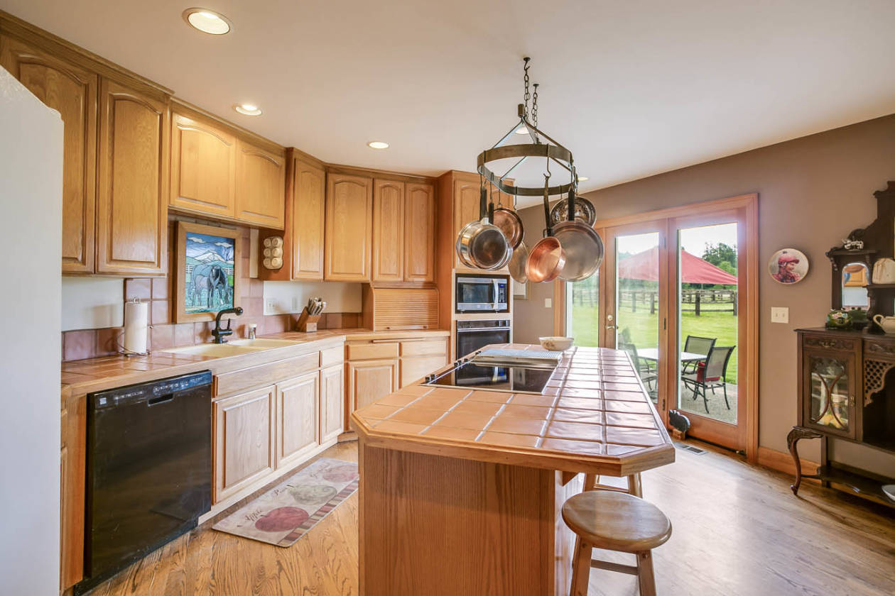 Exceptional Home on 33+ Ac. Equestrian Ranch w/an Amazing View