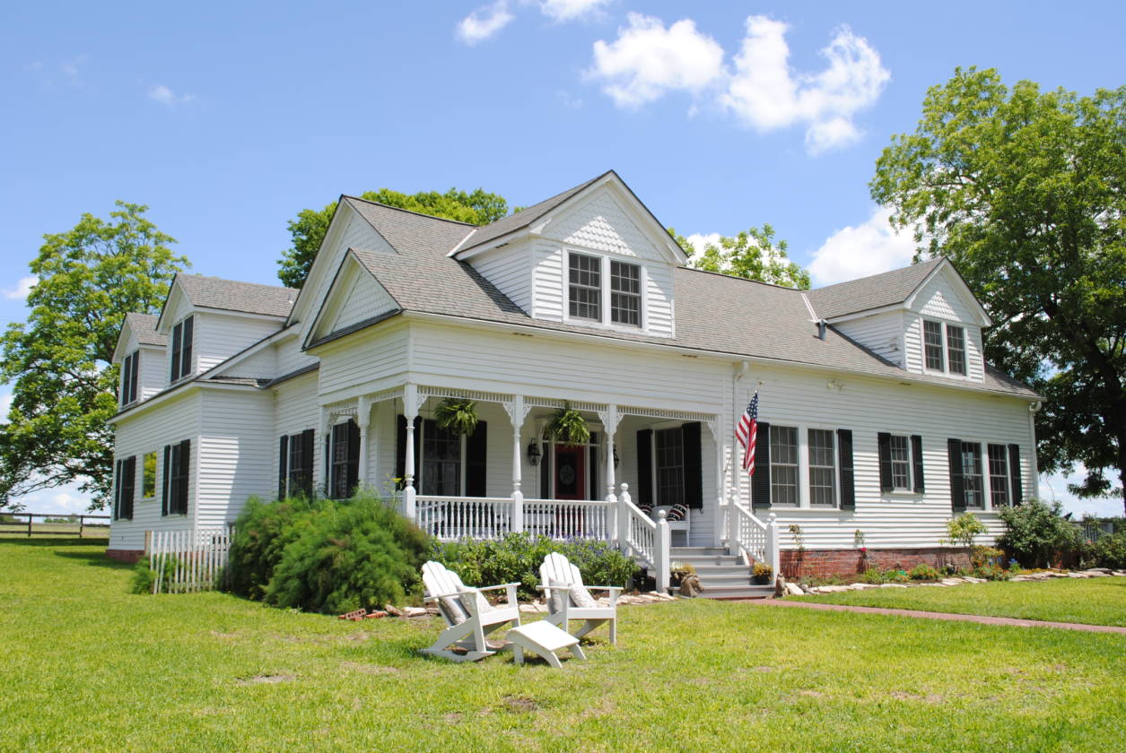 Horse farm with iconic 1850s fully restored farmhouse Brenham