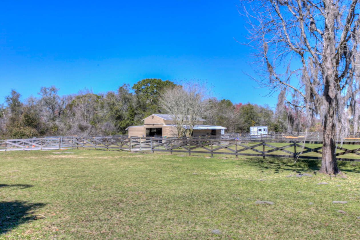 GATED EQUESTRIAN ESTATE/ENTERTAINING DREAM HOME Spring Hill, Pasco