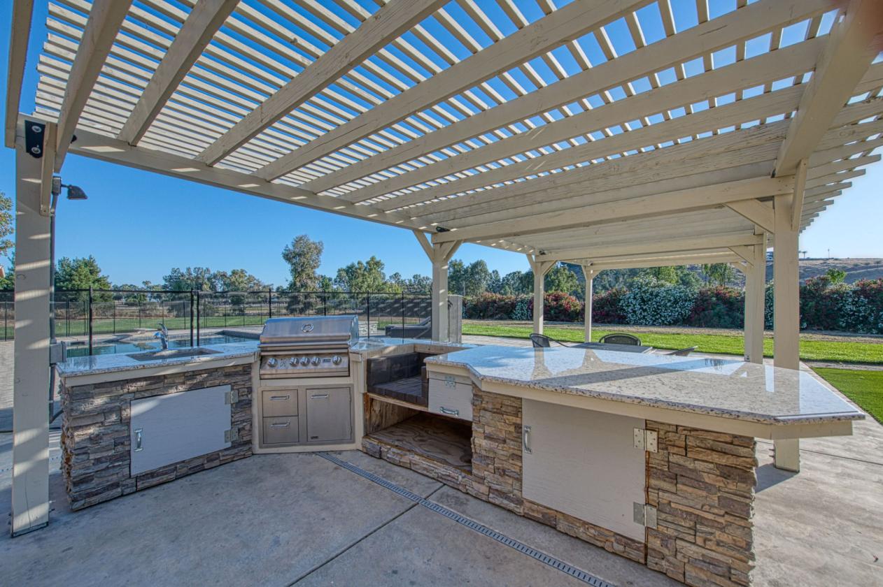 Stunning Home with Scenic 20 Acres Horses Allowed - photo 28