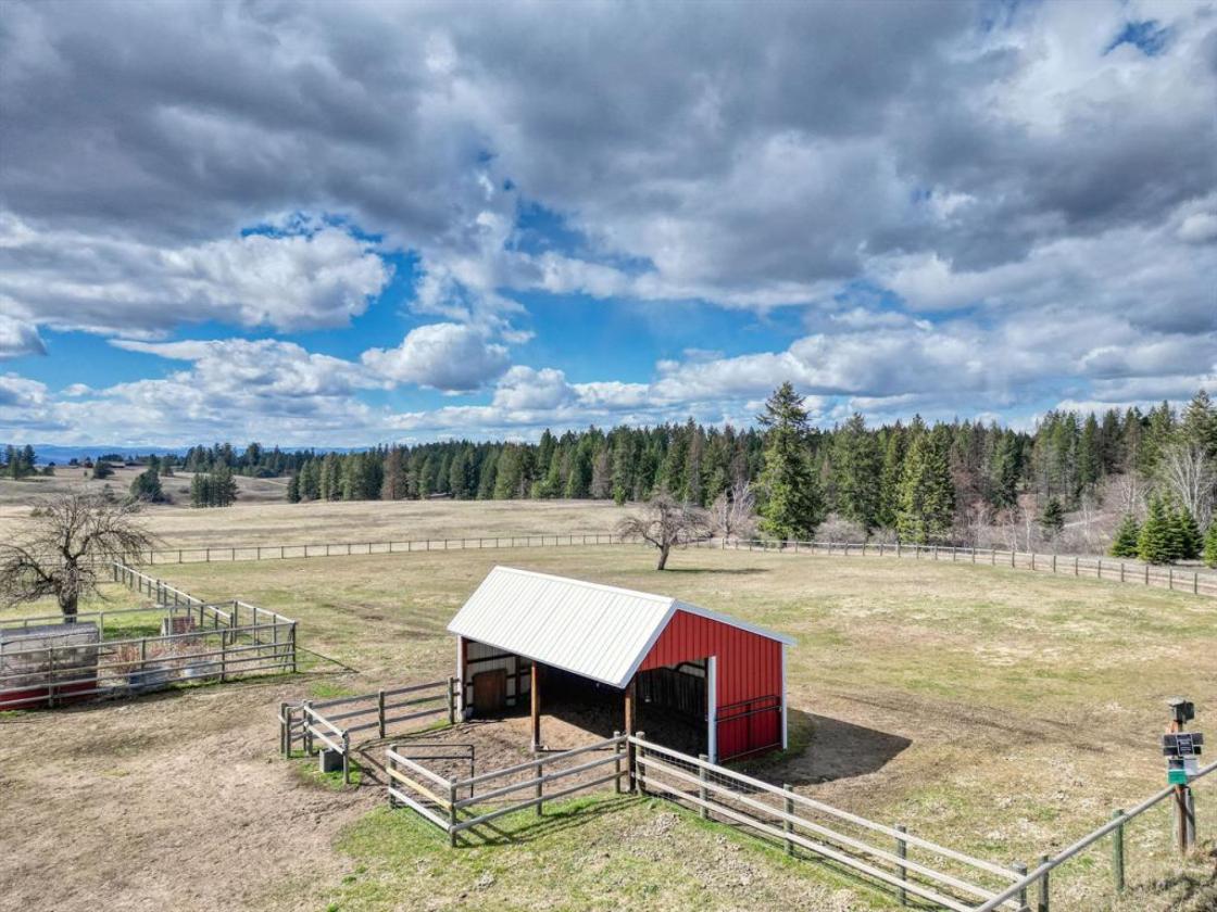 Equestrian Estate | Home, Acreage & 360° Views - photo 25
