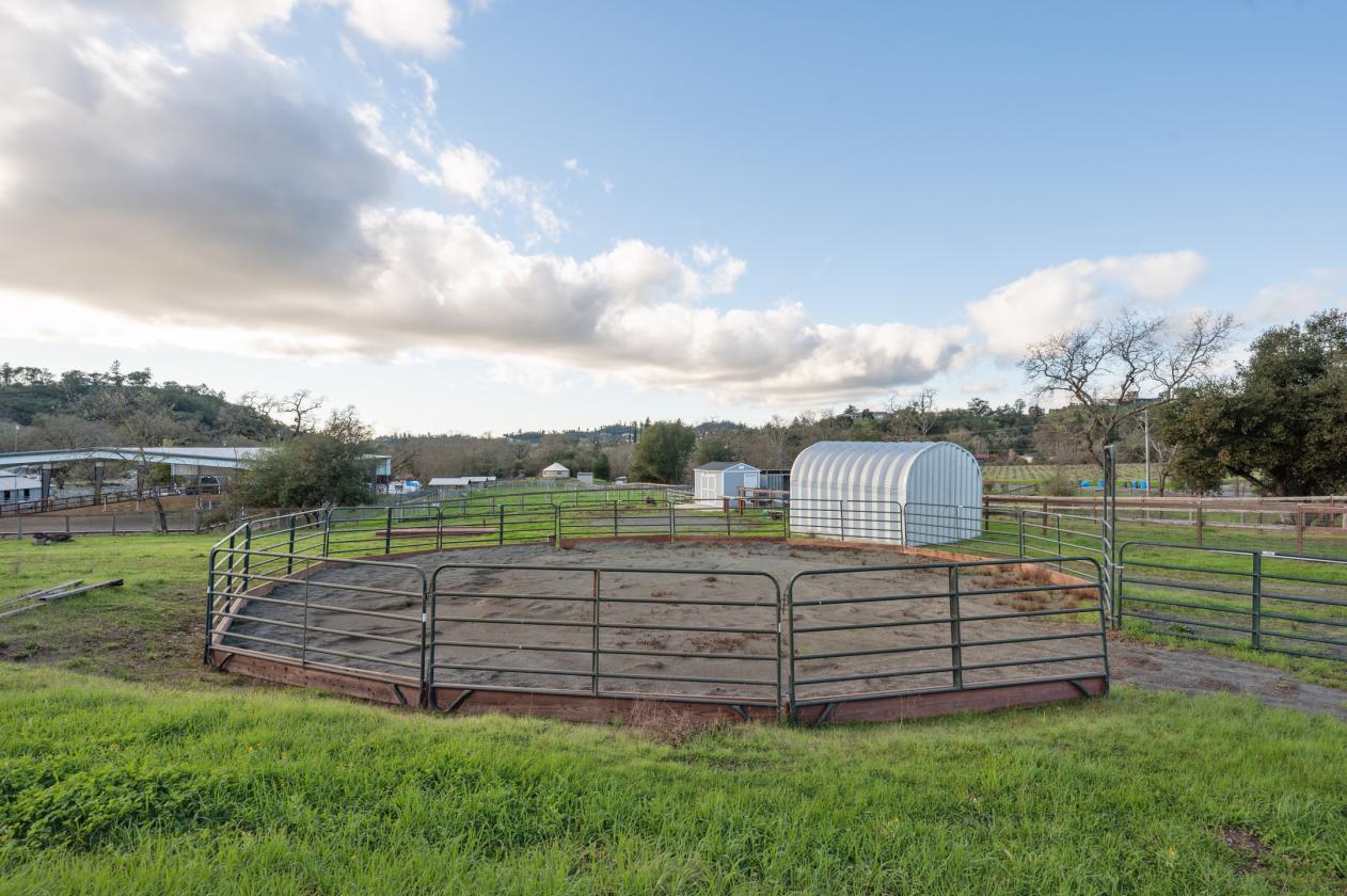 Wine Country Compound with Equestrian Facilities - photo 24
