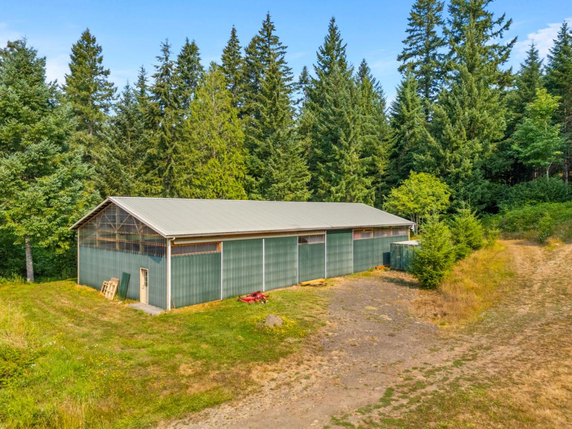 Pacific NW Secluded 75 Acre Homestead Ranch - photo 16