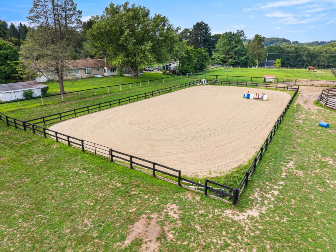 10 acre farmette with barn, ring, pool - photo 5