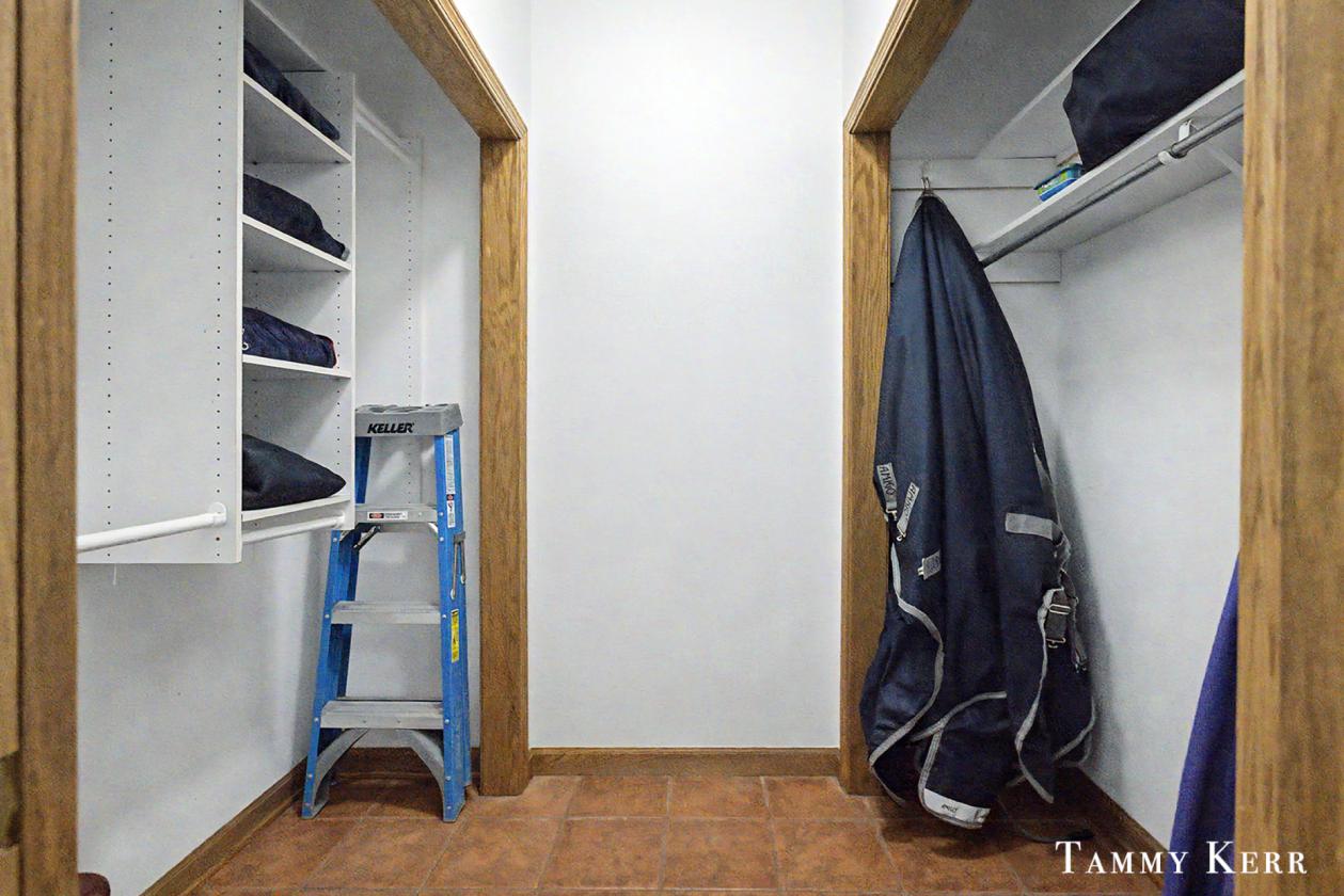 Equestrian Horse Farm - photo 20