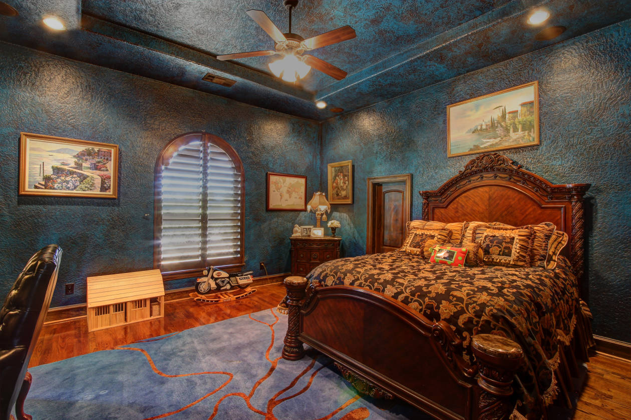 Austin area luxury equestrian estate with separate guest house on