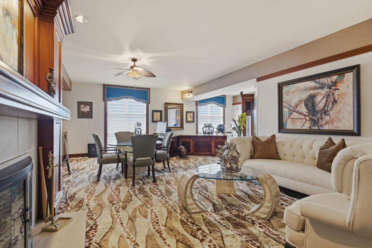 Stunning Equestrian Home! - photo 20