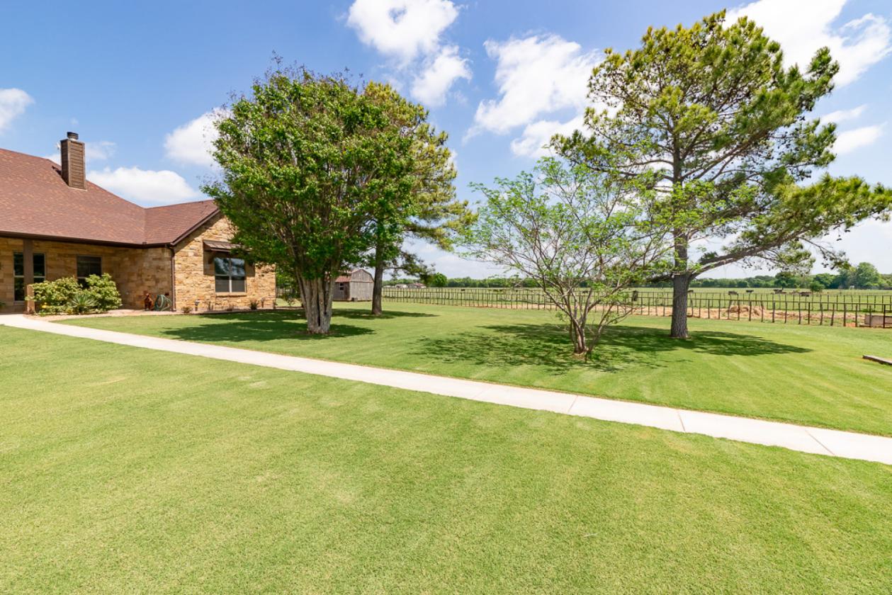 Scenic 64 Acre Horse & Cattle Property - photo 9