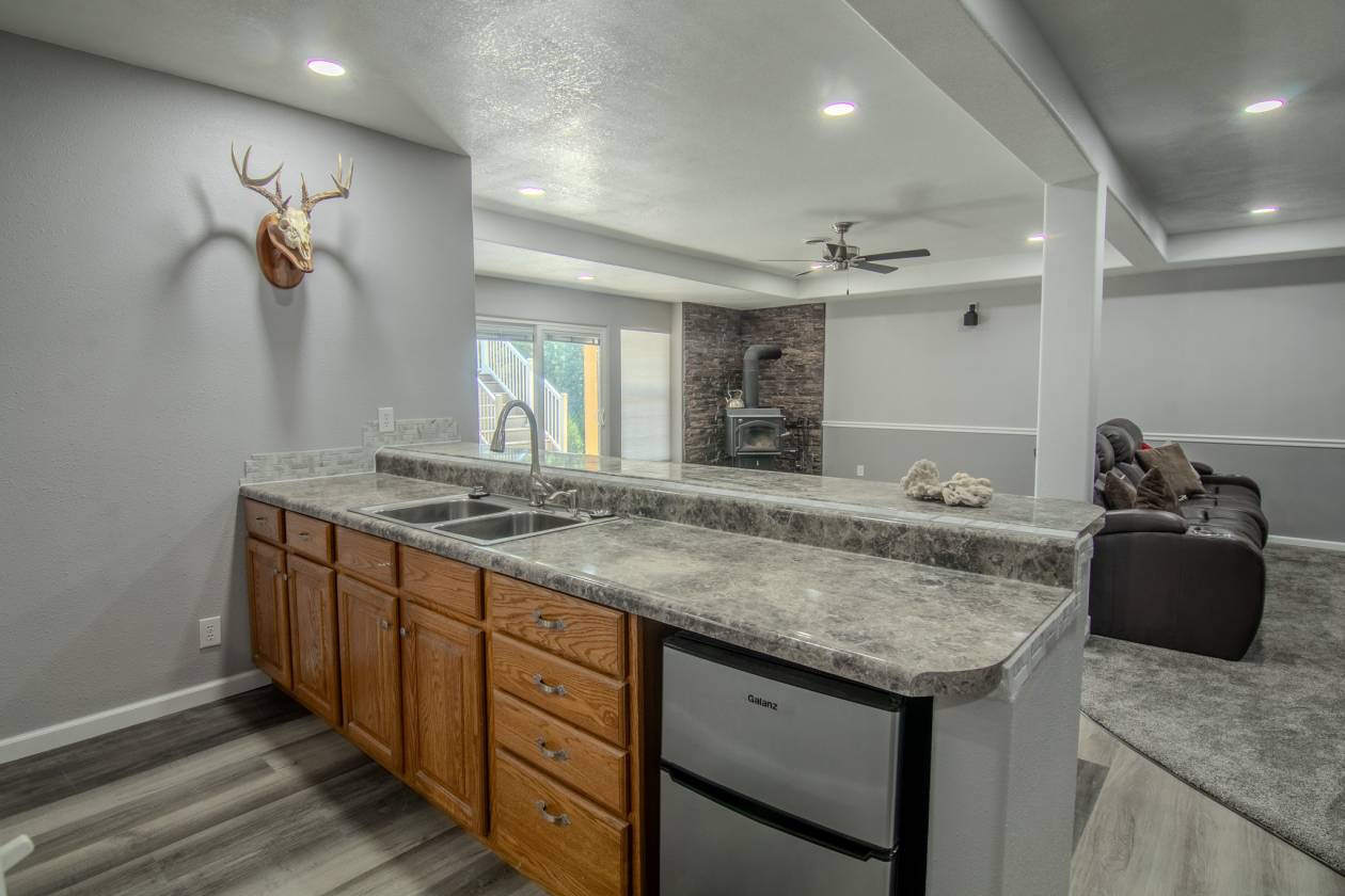 Luxury secluded home, 41 acres arena down the road - photo 12