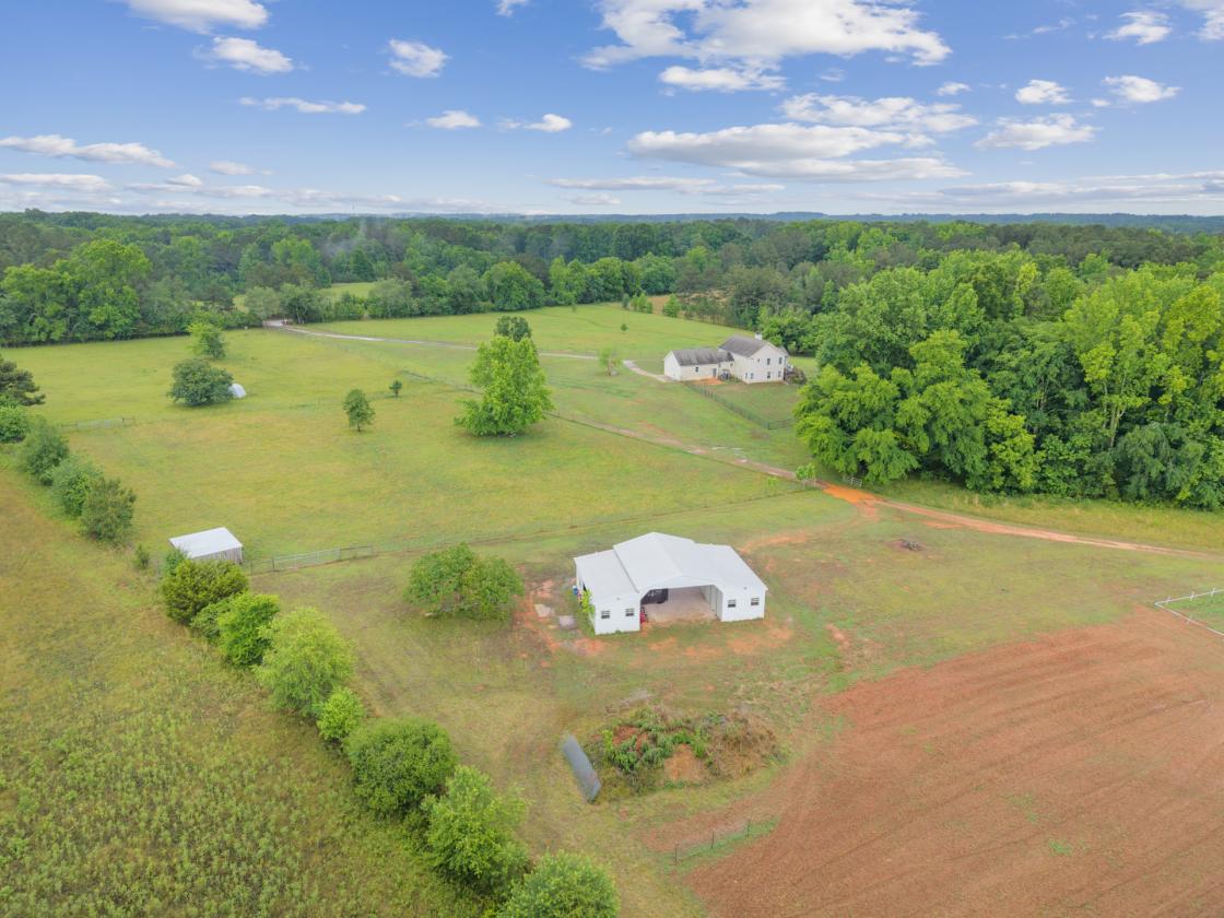 Remodeled Farmhouse in Private Community - photo 29
