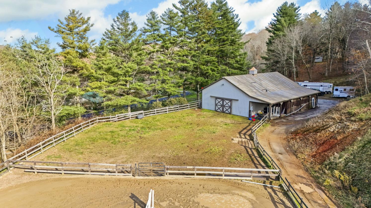 Yonahlossee Stables at Pine Hill - photo 18
