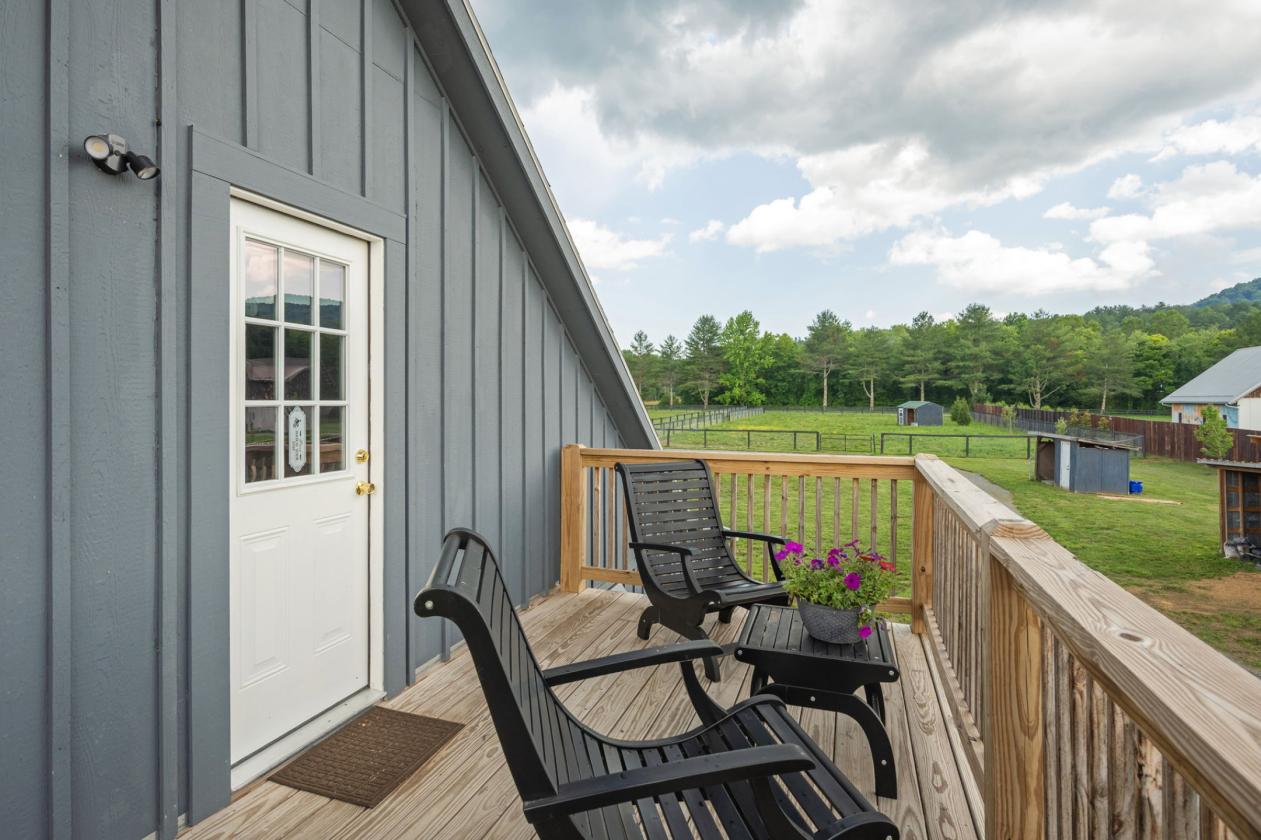 8 Stall Equestrian Farm & Training Facility - photo 8