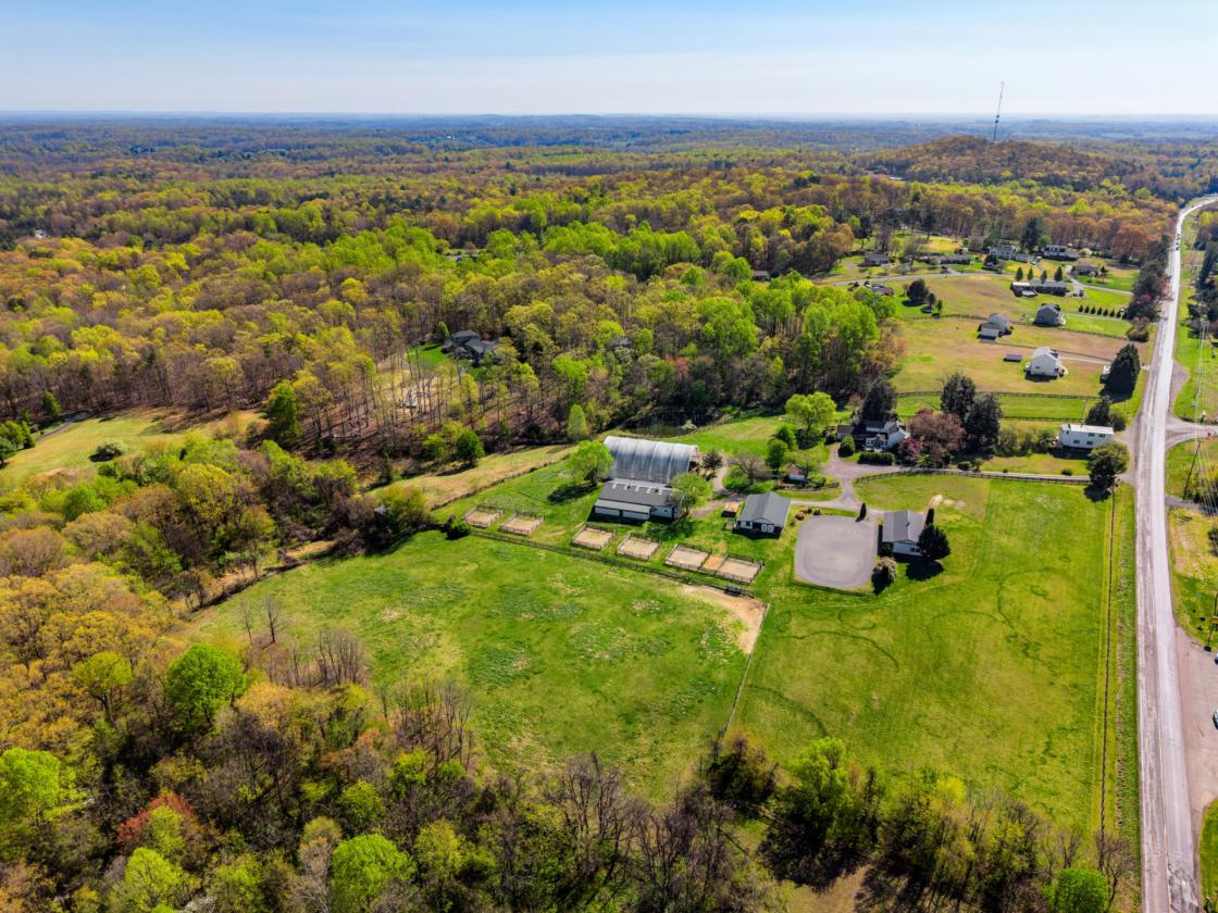 Equestrian Dream: Arenas, Homes & Charm - photo 29