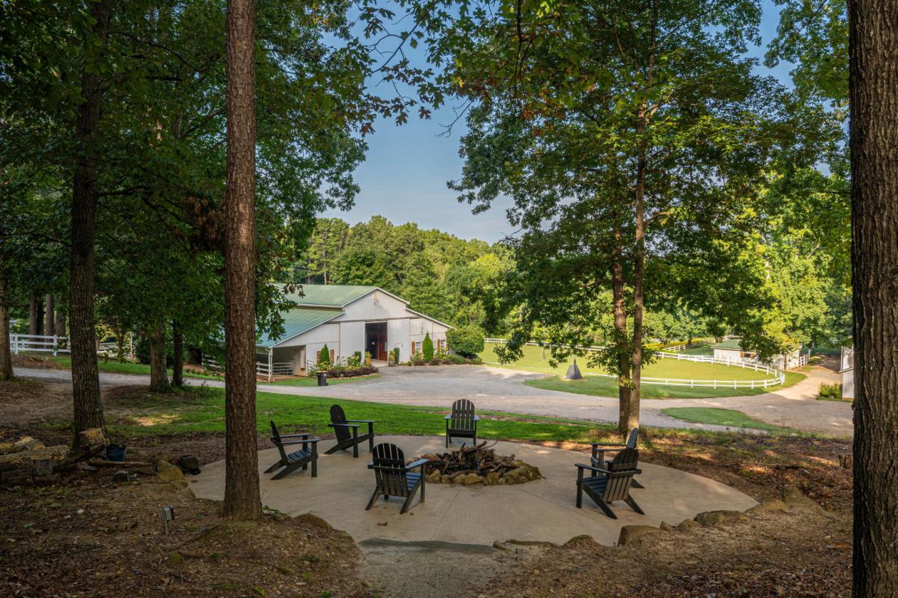 29 ACRES 9 STALL BARN & MODERN FARMHOUSE + 2ND LQ - photo 5