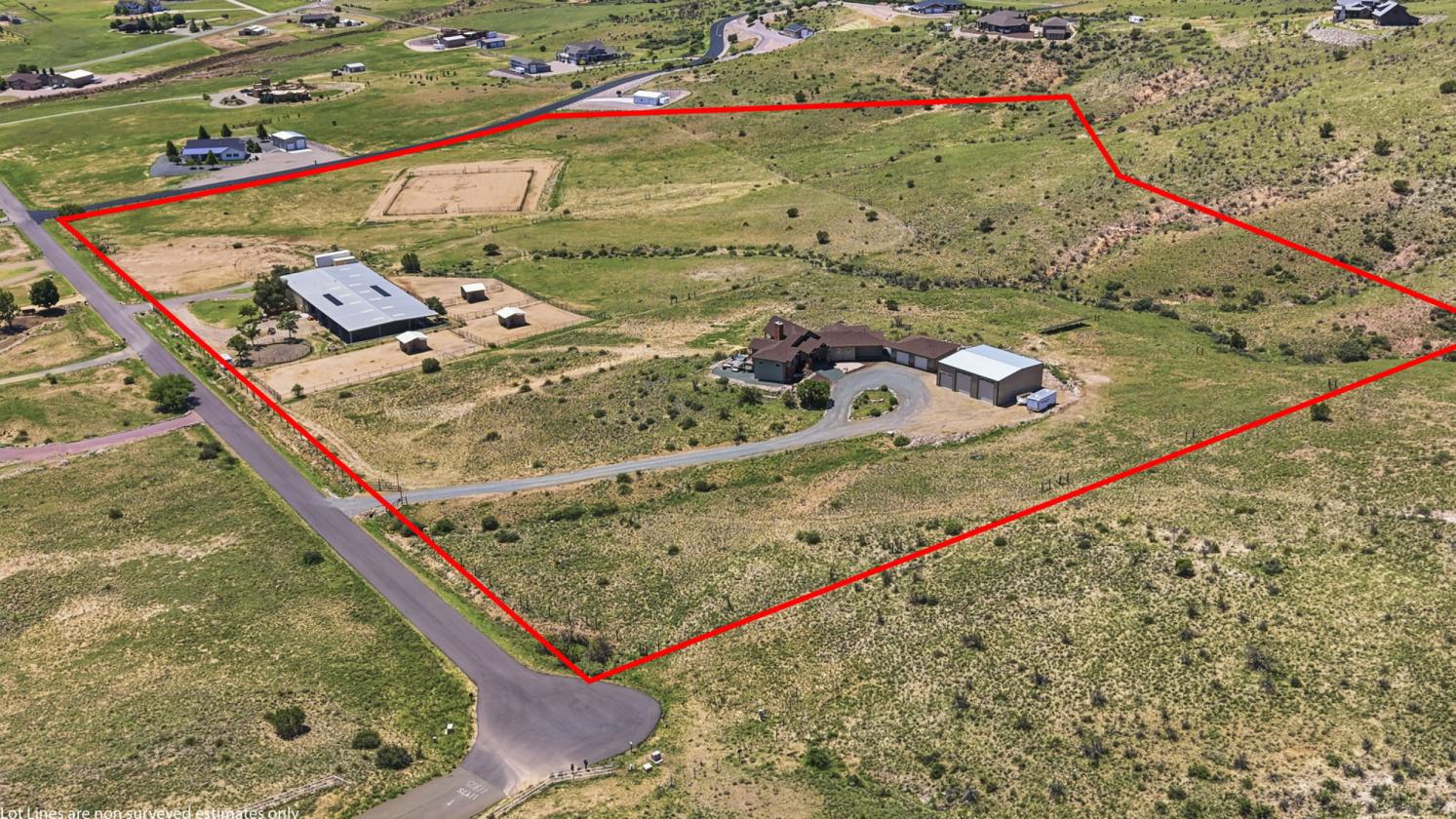 27 Acre Equestrian Dream Home w/ Views & Workshop - photo 12