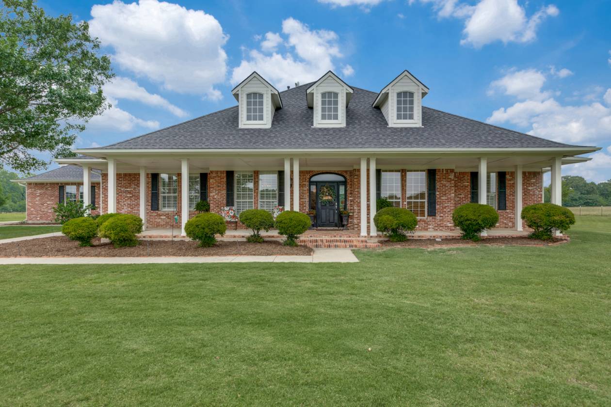 Horse Property for sale.
