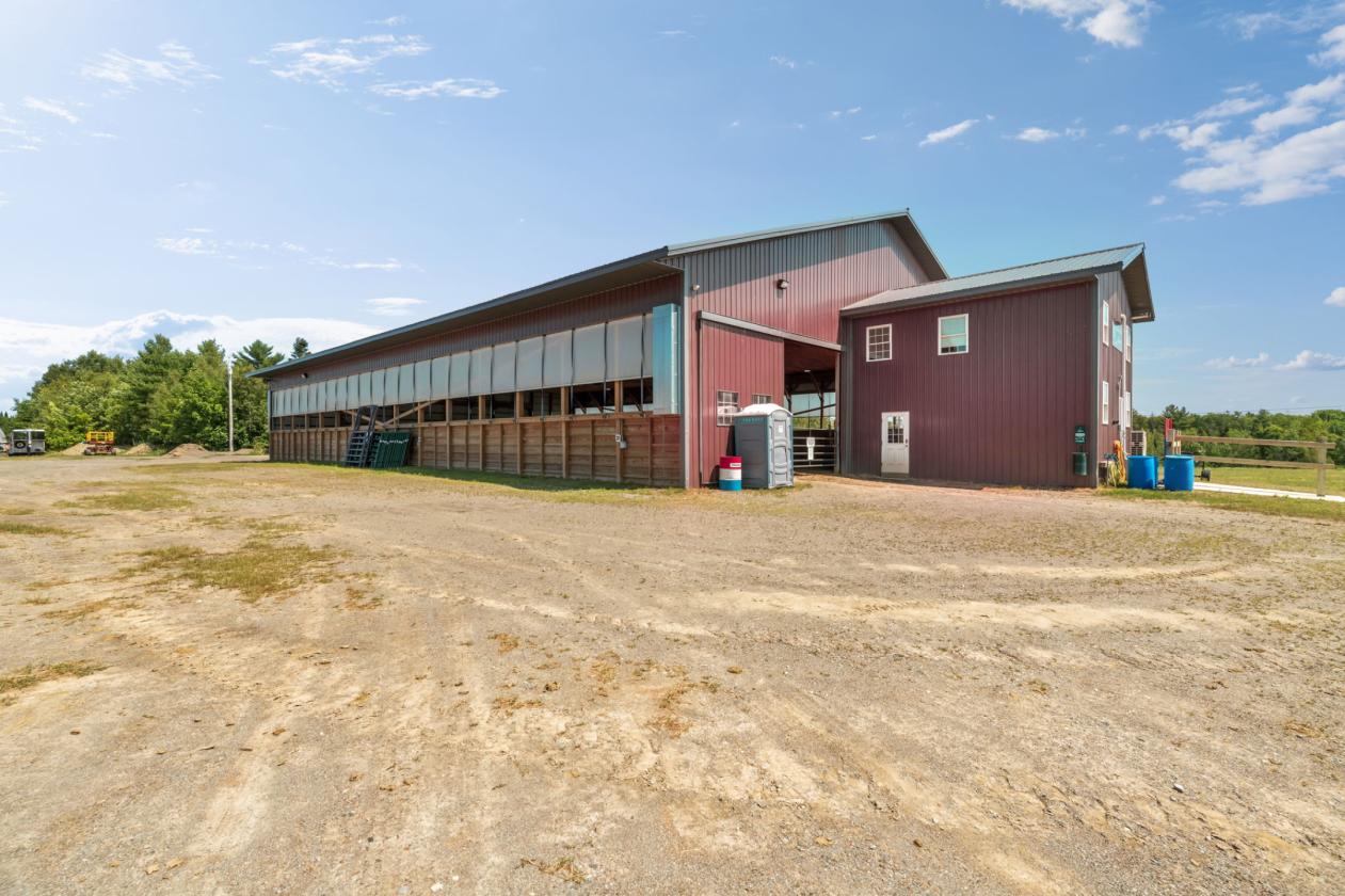 Arena's/Rodeo show & Event Venue almost 100 acres - photo 2