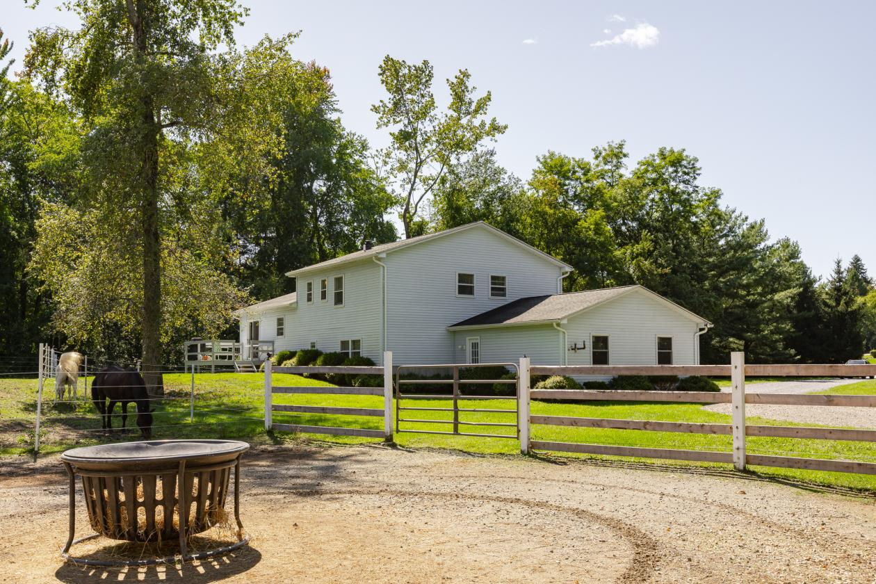 Impeccably kept horse property w/central location - photo 13