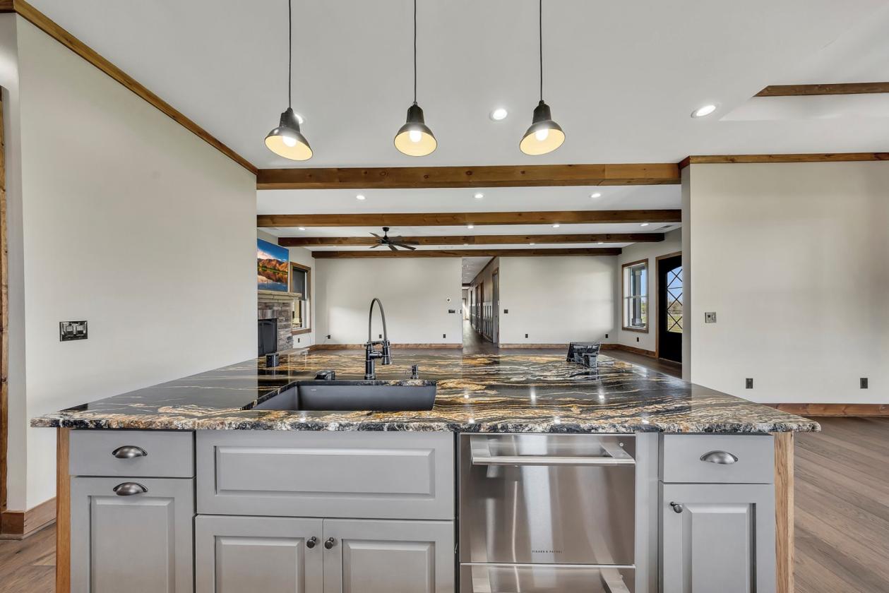 Luxury Private Retreat, situated on 4 acres - photo 13