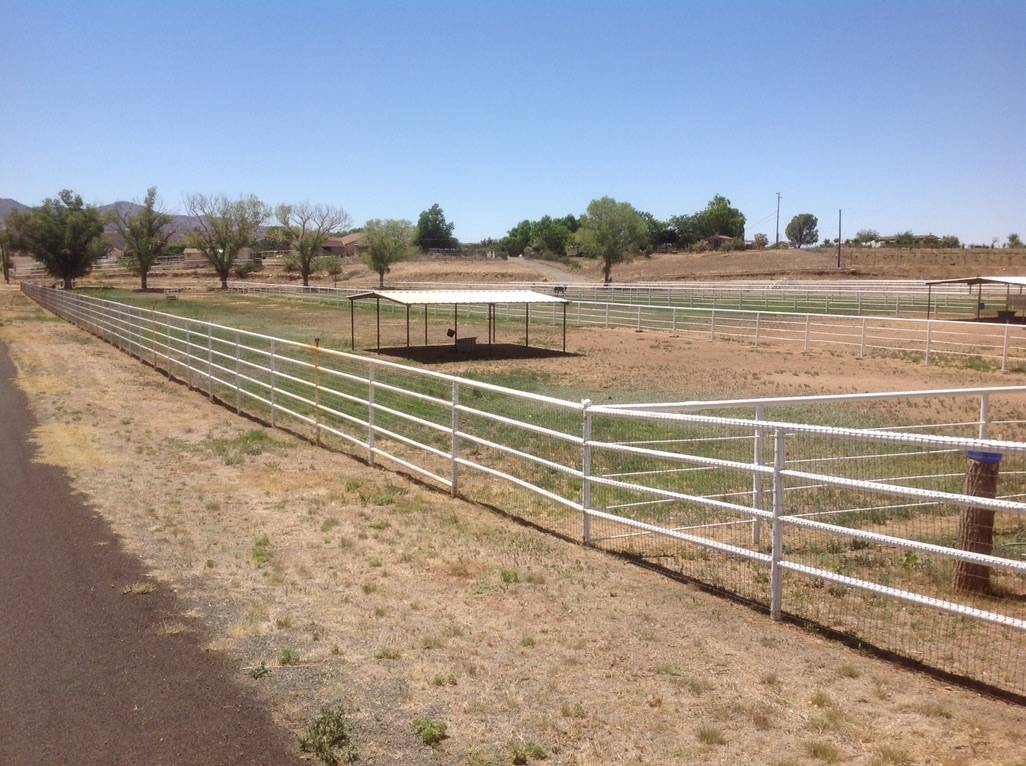 6 acres of horse property, 1800+ sf home, 7690 shed... DeweyHumboldt