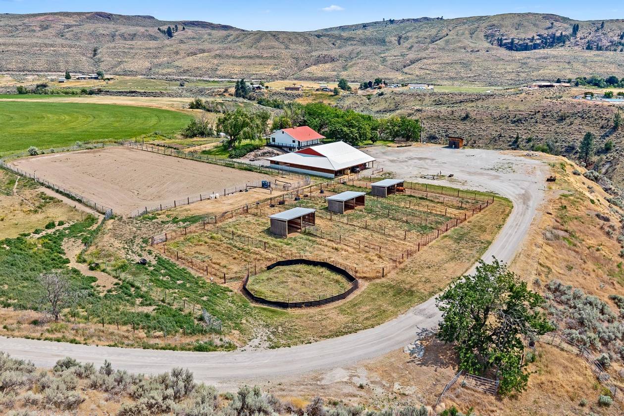 Horse Property for sale.