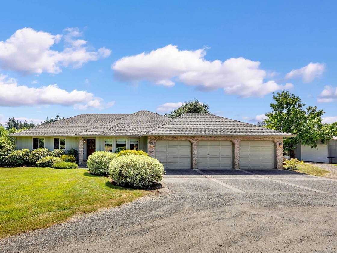 Horse Property for sale.