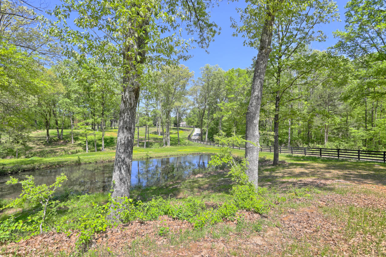 Fayette County Tennessee Horse Property With Classic Colonial Home