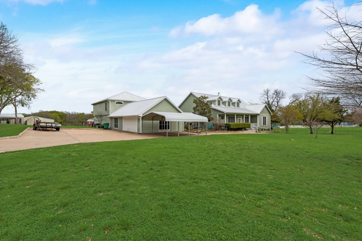 Horse Property for sale.