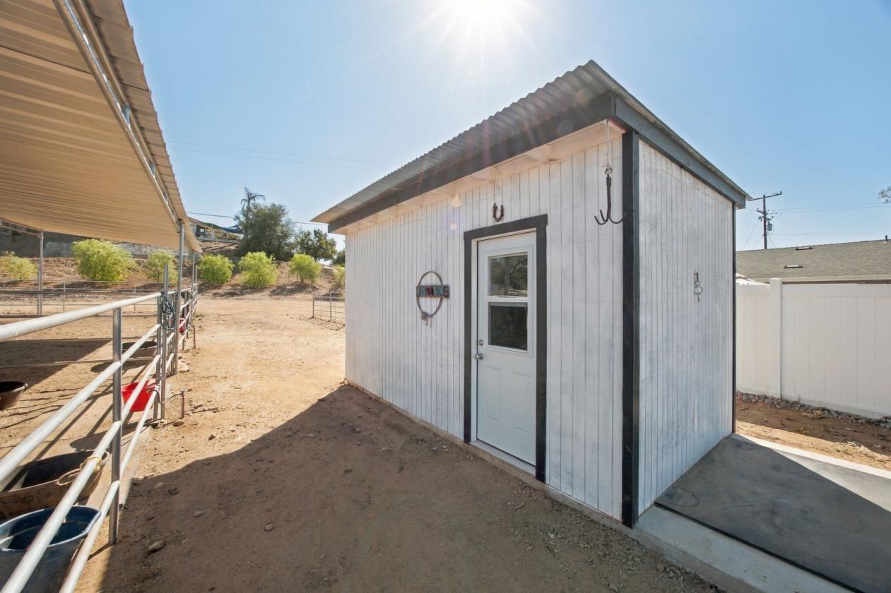 Modern Equestrian Living on 2.18 Acres - photo 20