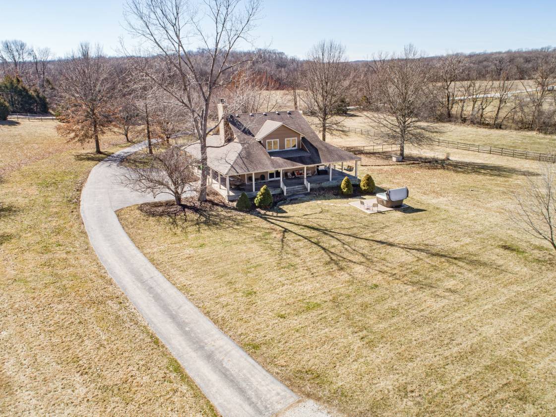 GREAT BOARDING POTENTIAL Lone Jack, Jackson County, Missouri