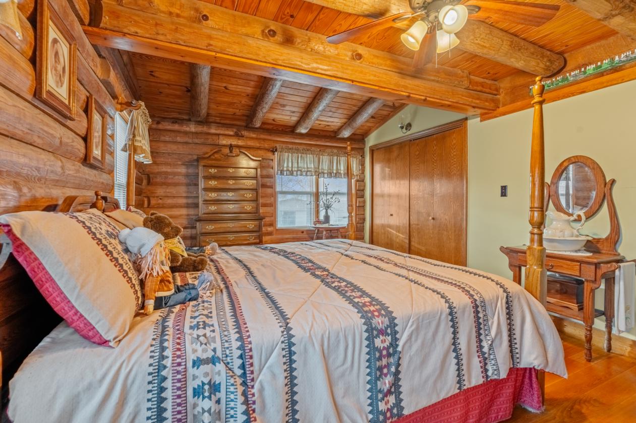 REAL LOG HOME on 12 Unrestricted Acres - photo 21