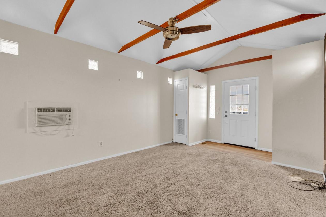 Close-in Equestrian Property! - photo 6